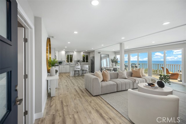 32091 Virginia Way, Laguna Beach CA: https://media.crmls.org/medias/e82e78b7-97c1-43c1-a69f-001ad297fa36.jpg
