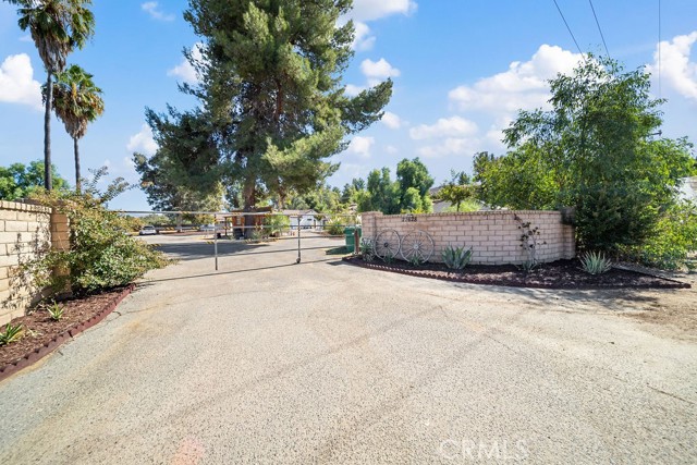 Detail Gallery Image 2 of 75 For 27628 Hemet St, Hemet,  CA 92544 - 7 Beds | 3/1 Baths