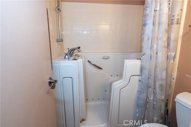 Detail Gallery Image 11 of 24 For 16928 S Raymond Pl, Gardena,  CA 90247 - 3 Beds | 2 Baths