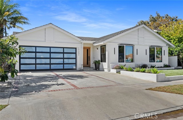 Image 2 of 33 For 17231 Lido Ln