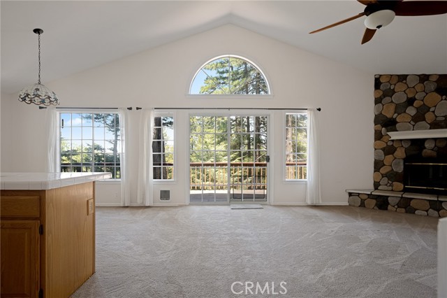 26350 Spyglass Drive, Lake Arrowhead CA: https://media.crmls.org/medias/e8301c8b-029d-4d85-a916-4ba28e661584.jpg