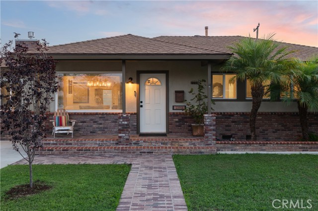 Detail Gallery Image 1 of 33 For 2289 Stearnlee Ave, Long Beach,  CA 90815 - 3 Beds | 3 Baths