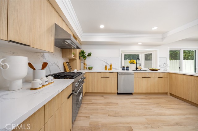 Detail Gallery Image 18 of 59 For 19402 Lemon Hill Dr, North Tustin,  CA 92705 - 4 Beds | 3 Baths