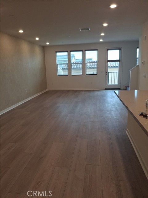 Detail Gallery Image 10 of 36 For 10776 Telegraph Rd, Ventura,  CA 93004 - 3 Beds | 2/1 Baths