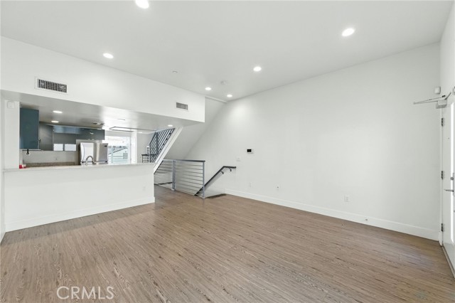 Detail Gallery Image 3 of 43 For 4461 Tujunga Ave #102,  Studio City,  CA 91602 - 3 Beds | 2/1 Baths