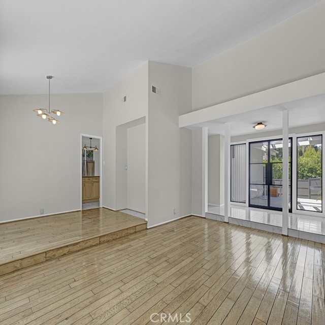 23020 Wrencrest Drive, Calabasas CA: https://media.crmls.org/medias/e830e6d9-6f38-401c-b67e-b4325611b074.jpg