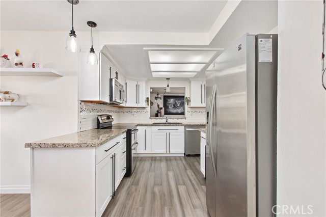 Detail Gallery Image 23 of 57 For 22751 Running Rabbit Ct, Canyon Lake,  CA 92587 - 3 Beds | 2 Baths