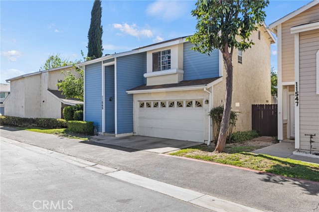 Detail Gallery Image 3 of 28 For 11545 Honeyglen, Pacoima,  CA 91331 - 3 Beds | 3 Baths