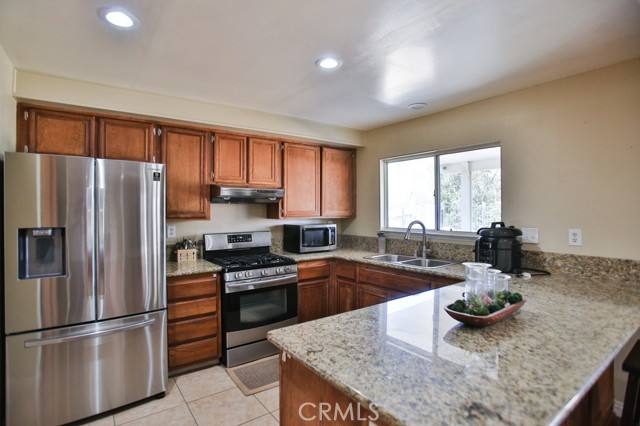 9694 Sycamore Canyon Road, Moreno Valley CA: https://media.crmls.org/medias/e832b2f0-9039-4d91-8e20-b26f83f40382.jpg