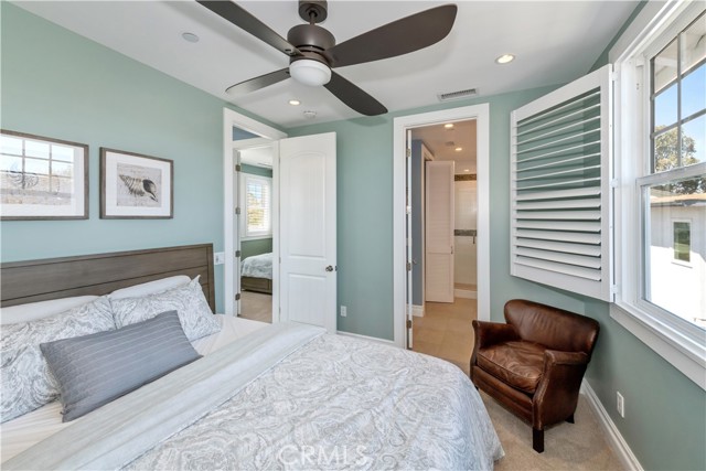 2905 Broad St, Newport Beach CA: https://media.crmls.org/medias/e833f630-20af-4d24-96fc-0c5b4125e3e9.jpg