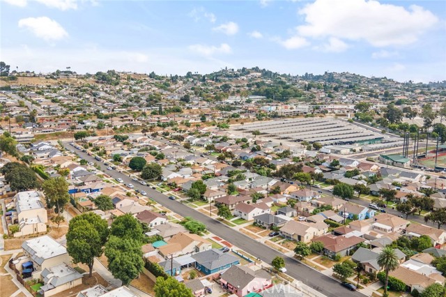 2058 Vancouver Avenue, Monterey Park CA: https://media.crmls.org/medias/e8352ab0-d069-45fa-83c1-44d31b17c8bb.jpg