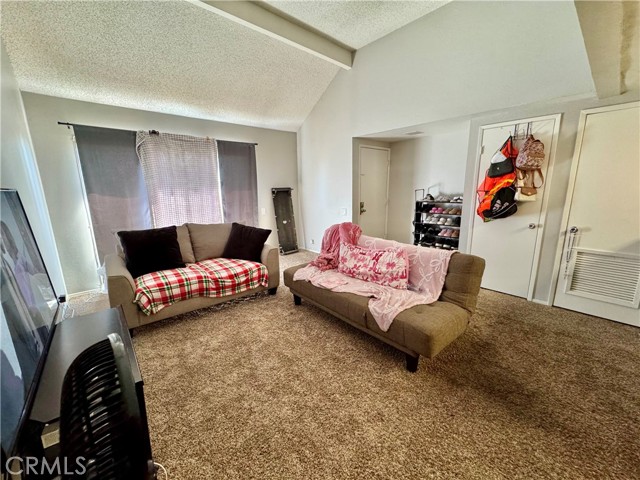 Detail Gallery Image 5 of 11 For 2266 Denair, Highland,  CA 92346 - 1 Beds | 1 Baths