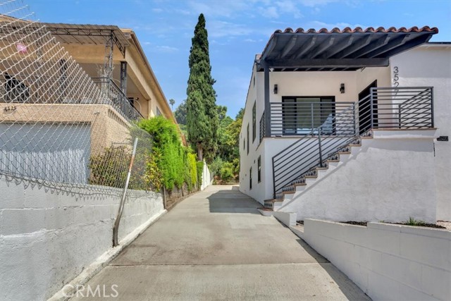 3527 Flora Avenue, Los Angeles, California 90031, 3 Bedrooms Bedrooms, ,2 BathroomsBathrooms,Single Family Residence,For Sale,Flora,PW23165805