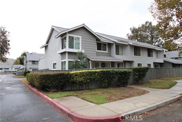 1380 W 48th Street, San Bernardino CA: https://media.crmls.org/medias/e8369a0d-e5a8-4134-872c-8aa5e7785488.jpg