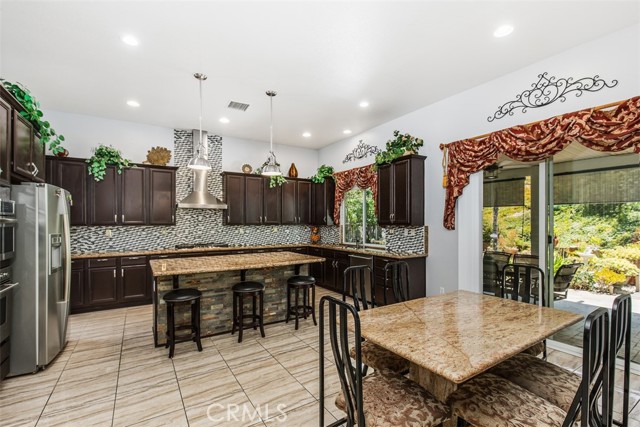 Detail Gallery Image 11 of 24 For 35982 Murano St, Murrieta,  CA 92562 - 4 Beds | 3/1 Baths