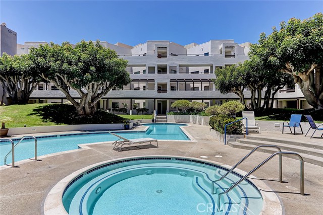510 The Village, Redondo Beach, California 90277, 2 Bedrooms Bedrooms, ,2 BathroomsBathrooms,Residential,For Sale,The Village,IN25125306