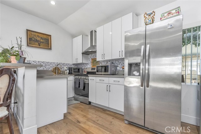 6015 Laurelgrove Avenue, North Hollywood CA: https://media.crmls.org/medias/e837af25-a35b-4724-9d00-c1fad26463b0.jpg