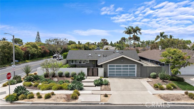 1601 Kent Lane, Newport Beach CA: https://media.crmls.org/medias/e8385adf-ae67-4c2f-9795-0eec0f93df67.jpg