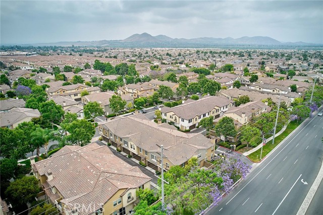 12573 Montaivo Lane, Eastvale CA: https://media.crmls.org/medias/e838969d-891d-4974-9a5e-3ec77ece2e44.jpg