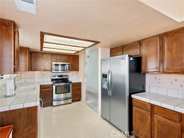 Detail Gallery Image 14 of 28 For 19033 Elm Dr, Apple Valley,  CA 92308 - 2 Beds | 2 Baths