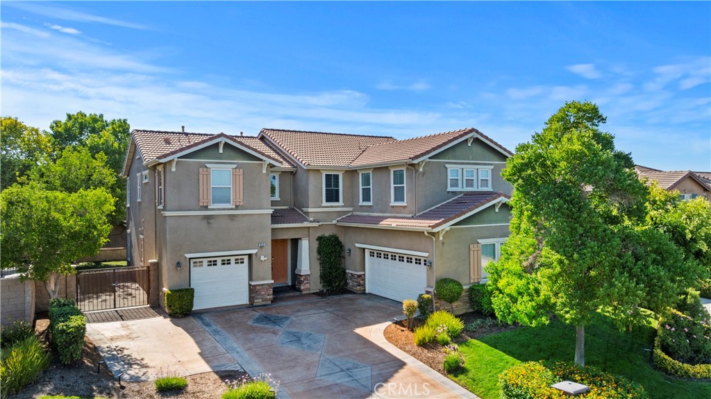 MLS #OC25133999 img 2