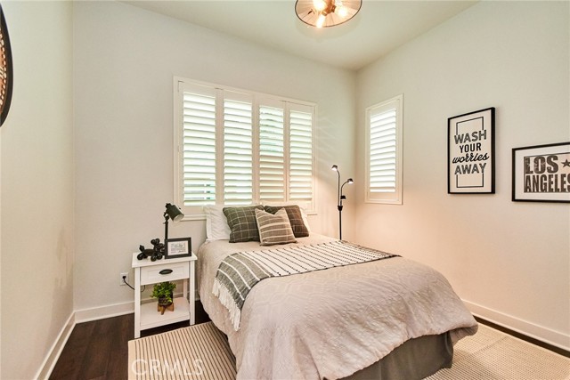 320 Magnet, Irvine CA: https://media.crmls.org/medias/e83a6037-ccc4-4dca-82a3-eface4acd232.jpg