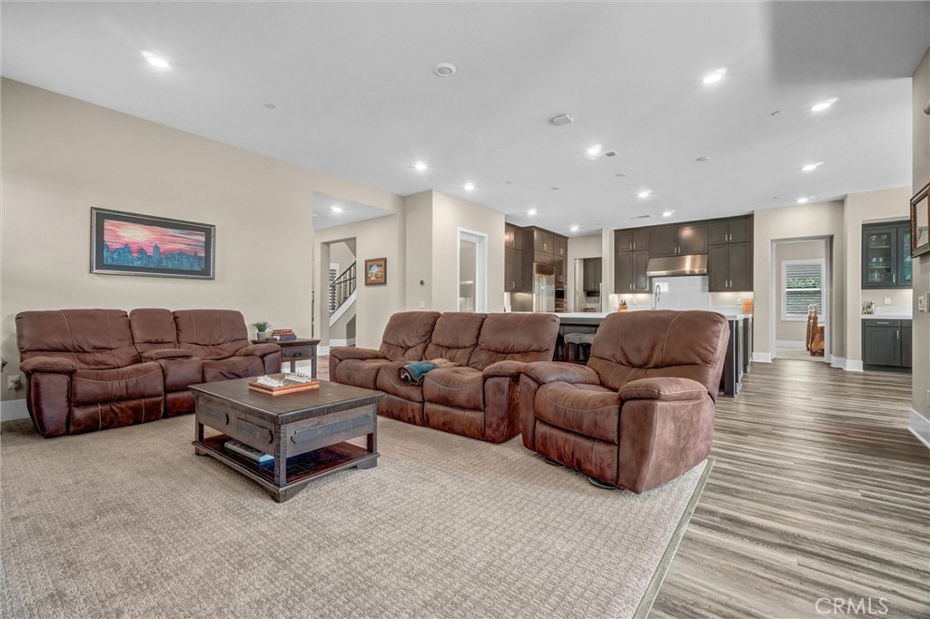 E83b5f09 F3e1 46eb A07f 94c251827e14