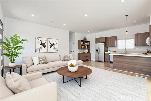7820 Fulton Avenue, North Hollywood CA: https://media.crmls.org/medias/e83b834e-3dab-413b-883d-f887c5218c39.jpg