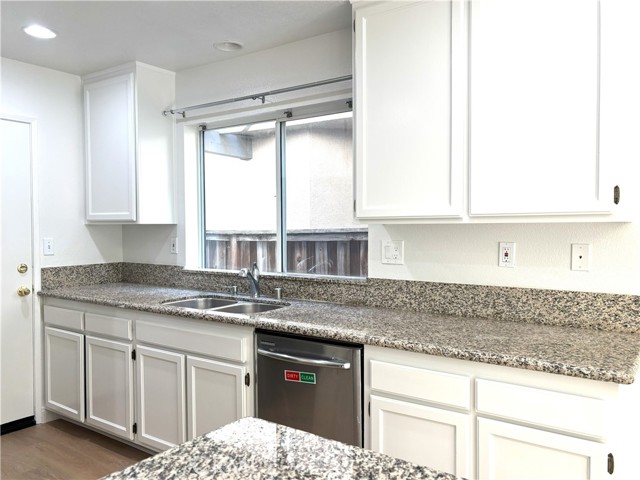 9 Tuolumne Way, Aliso Viejo CA: https://media.crmls.org/medias/e83bc1d5-55f7-46b5-8619-612d242ce14d.jpg