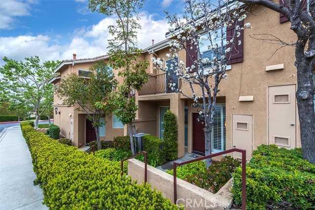 1010 S Gibraltar Avenue, Anaheim CA: https://media.crmls.org/medias/e83c2fb5-10bd-4611-b898-029454557ac3.jpg