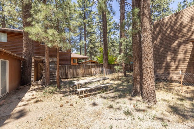 941 Anita Avenue, Big Bear City CA: https://media.crmls.org/medias/e83c71e9-03b8-44a4-a5e9-183533de7cf6.jpg