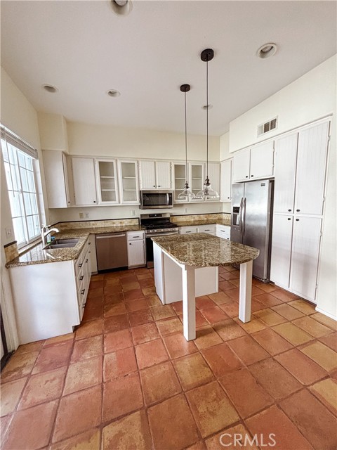 Detail Gallery Image 2 of 21 For 62 Middlebury Ln, Irvine,  CA 92620 - 3 Beds | 2/1 Baths