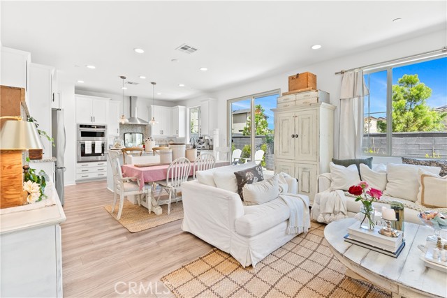 Detail Gallery Image 13 of 75 For 962 Longhorn Way, Rancho Mission Viejo,  CA 92694 - 3 Beds | 2/1 Baths