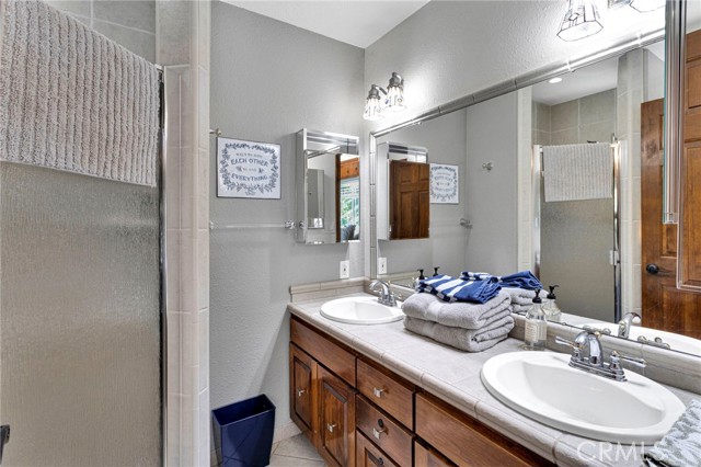 915 Trinity, Lake Arrowhead, CA 92352
