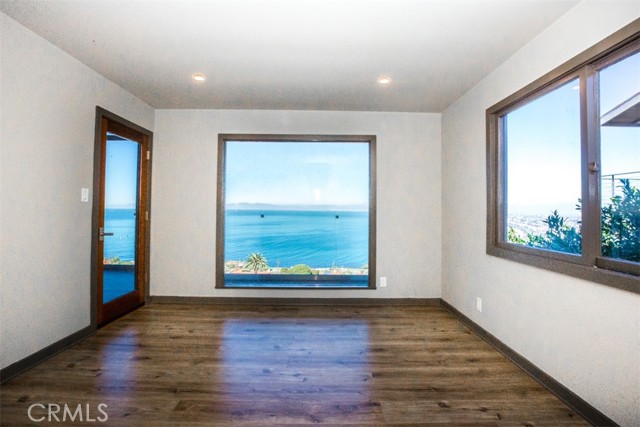 guest bedroom#1 with ocean view