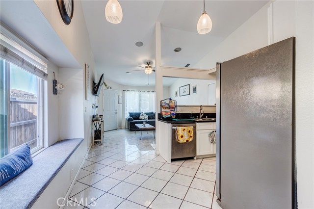 Detail Gallery Image 12 of 31 For 108 Oaktree Dr, Perris,  CA 92571 - 2 Beds | 2 Baths