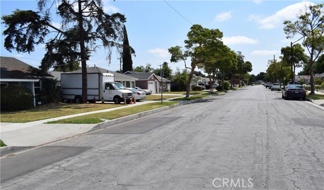 3711 E Hedda St, Long Beach CA: https://media.crmls.org/medias/e83fbbc8-011b-4229-9f59-39914426c21b.jpg