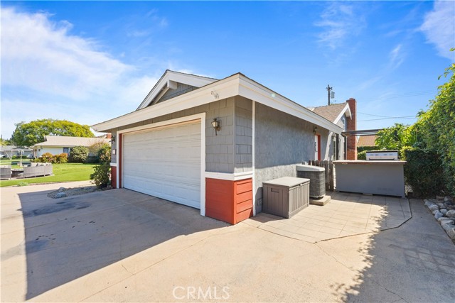 Detail Gallery Image 3 of 43 For 130 W Crystal View Ave, Orange,  CA 92865 - 4 Beds | 2 Baths