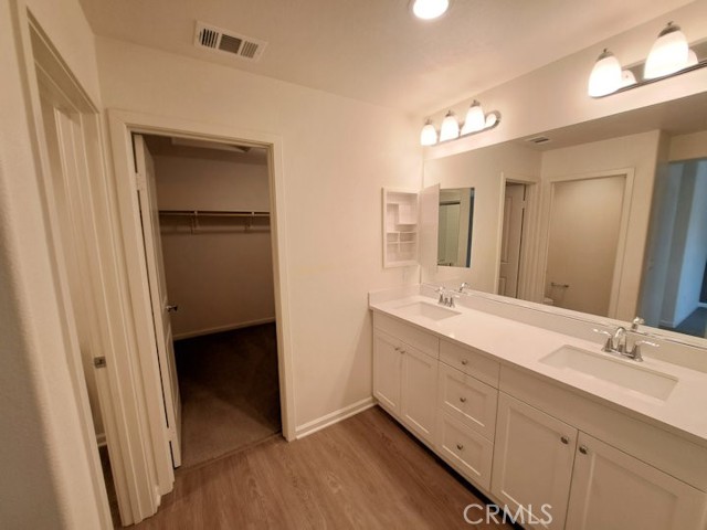 41978 Ornella, Murrieta CA: https://media.crmls.org/medias/e8411b28-112f-43fe-aea3-ffb193ab0721.jpg