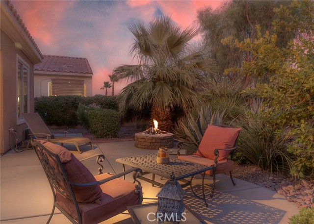 81535 Avenida De Baile, Indio CA: https://media.crmls.org/medias/e8413843-87a2-4438-bf9e-8357533b6809.jpg