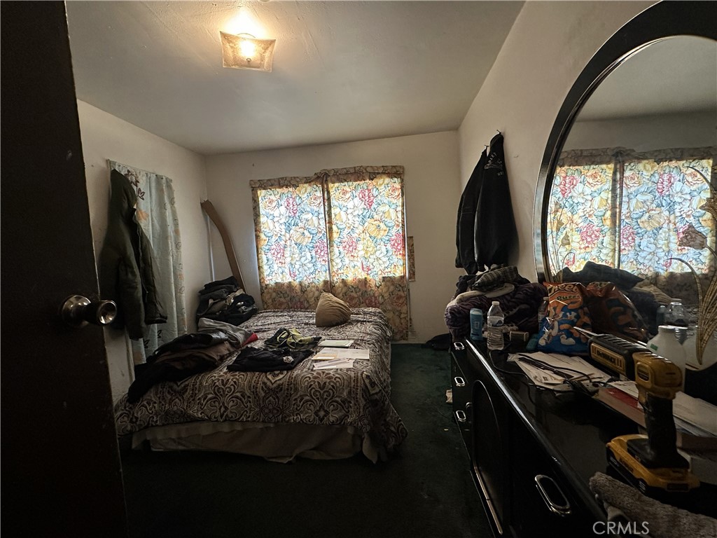 https://media.crmls.org/medias/e8419b5a-f2fb-4f87-972a-f70e033d93b8.jpg?preset=X-Large