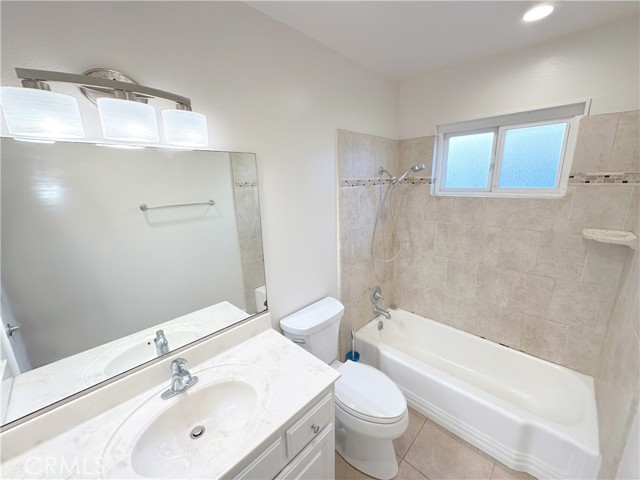 Detail Gallery Image 13 of 19 For 3104 W Glen Holly Dr, Anaheim,  CA 92804 - 4 Beds | 2 Baths