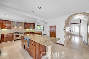 25152 Mammoth Circle, Lake Forest CA: https://media.crmls.org/medias/e8421fd7-69ca-4dd6-9362-19fae015eaa7.jpg
