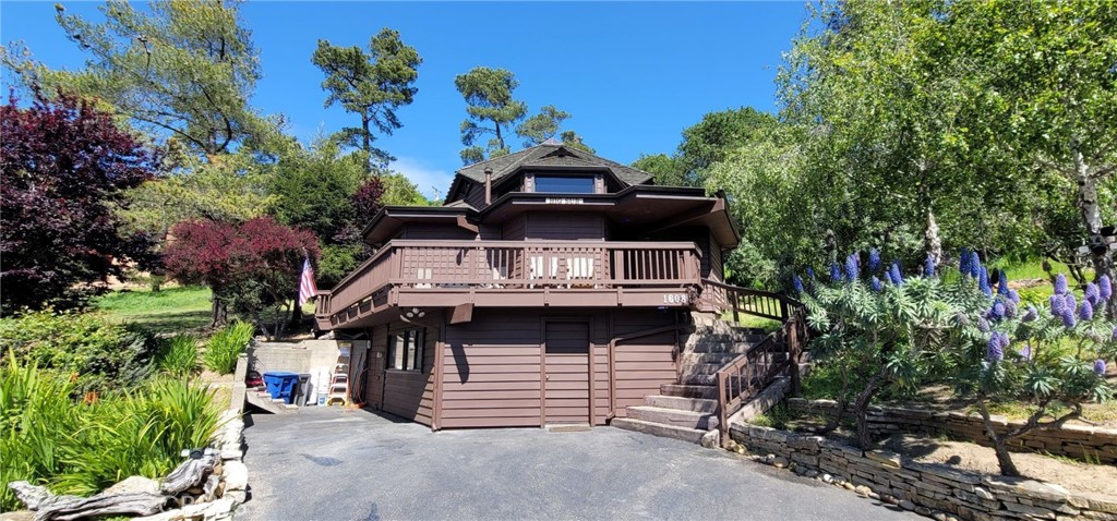 1608 Bradford Road