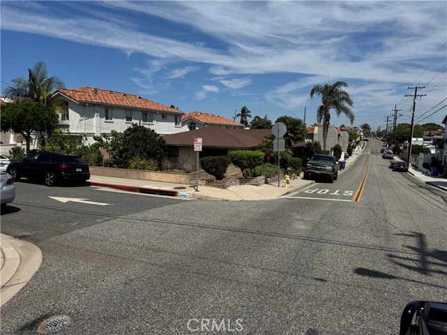 2223 Harriman Lane, Redondo Beach, California 90278, 2 Bedrooms Bedrooms, ,1 BathroomBathrooms,Residential,Sold,Harriman Lane,PV25188973