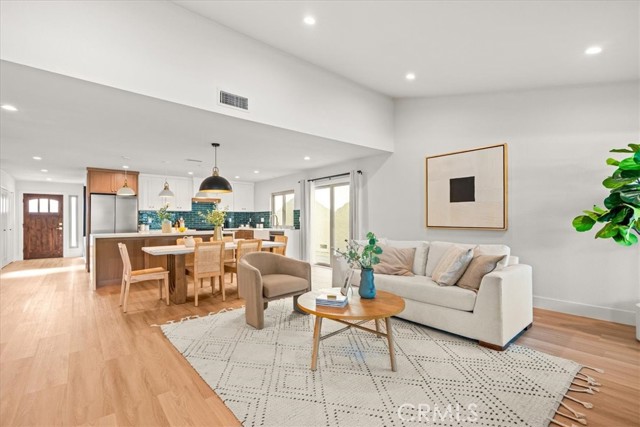 27695 Via Turina, Mission Viejo CA: https://media.crmls.org/medias/e843bdfc-abca-42e4-9296-e6c04ea769b7.jpg