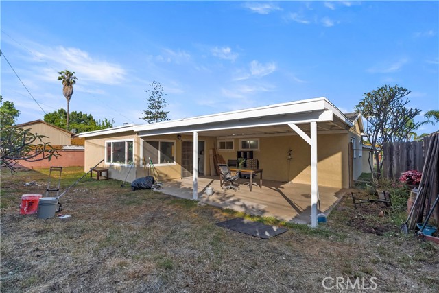 369 Lang Avenue, La Puente CA: https://media.crmls.org/medias/e8443034-aef4-4706-9b40-54386610542a.jpg