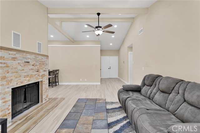 Detail Gallery Image 8 of 30 For 1330 Center St, Barstow,  CA 92311 - 4 Beds | 2 Baths