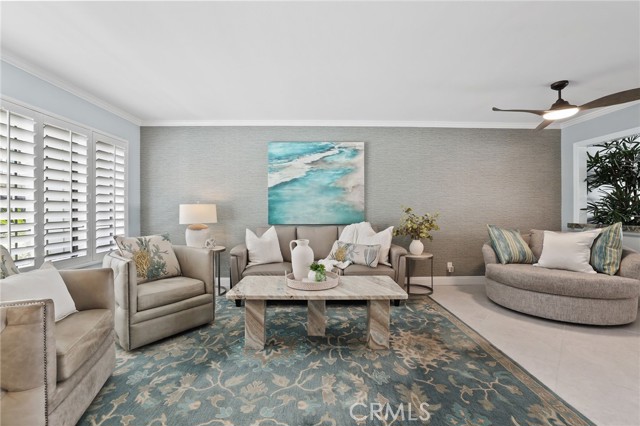 Detail Gallery Image 4 of 37 For 328 Regatta Way, Seal Beach,  CA 90740 - 3 Beds | 2/1 Baths