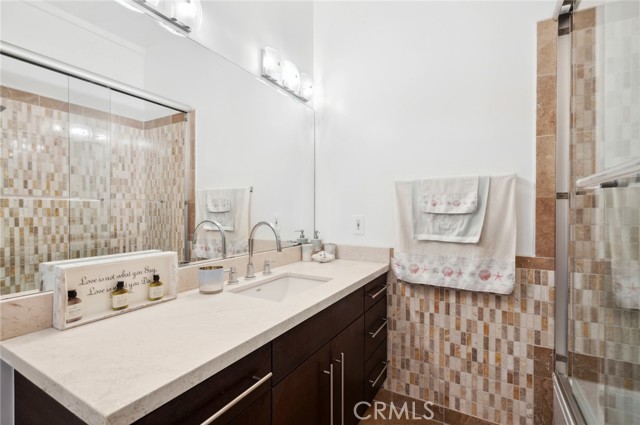2085 Temple Hills Drive, Laguna Beach CA: https://media.crmls.org/medias/e844eba5-df54-4a2c-b80a-452a1ae6f331.jpg